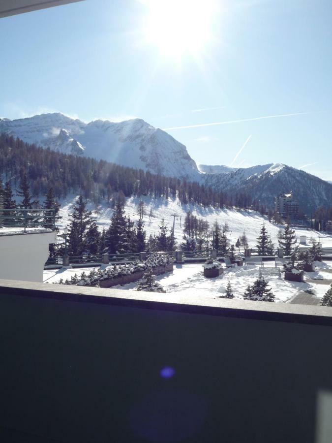 Nice House On The Ski Slopes Colle Colle Sestriere Exteriör bild